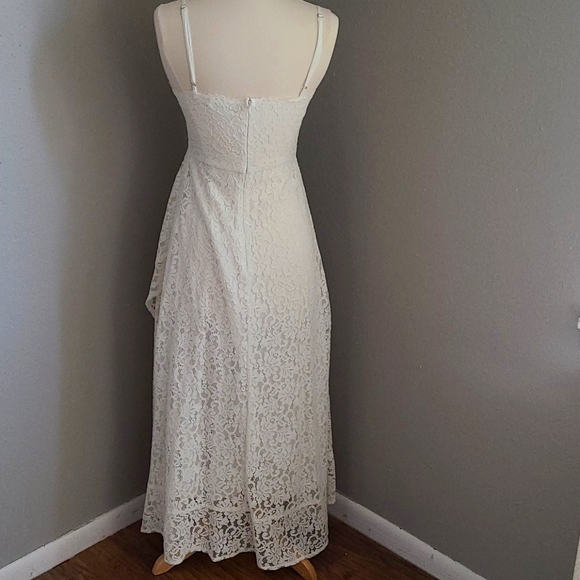 White Lace Dressthe room - Picture 4 of 6